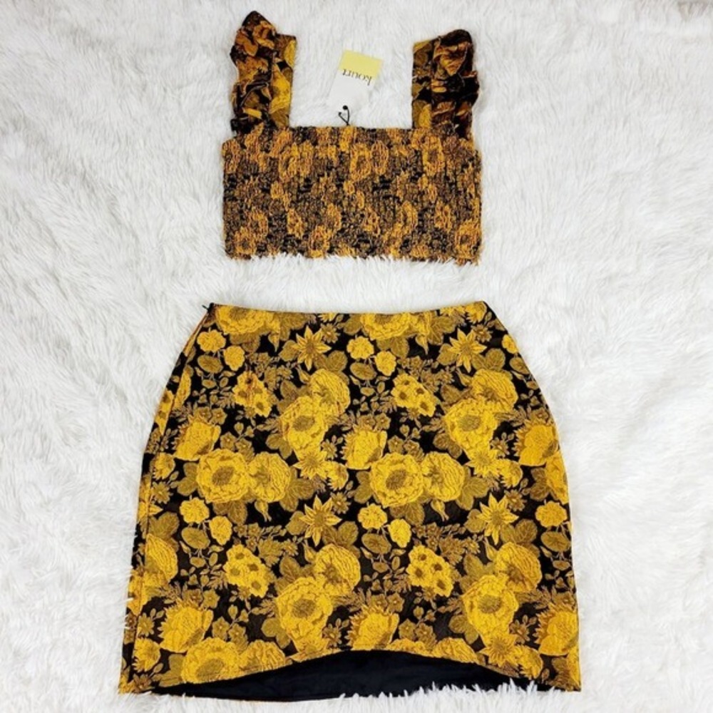 Kourt Floral Print Smocked Crop Top & Mini Skirt Set Gold and Black Size‎ S - Picture 4 of 9